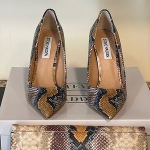 New Steve Madden Snakeskin Heels & Matching Clutch